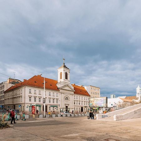Skau Dunajska Family Two Bedroom Apartment Old Town ブラチスラヴァ エクステリア 写真